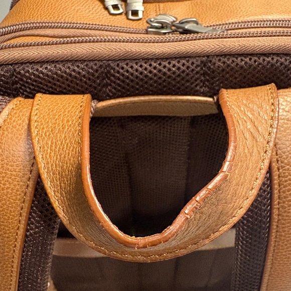 Samsonite Slim Tan Leather Backpack - Picture 6 of 9